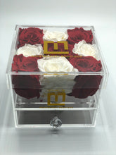 Load image into Gallery viewer, Preserved roses in acrylic box - MCROSES.COM
